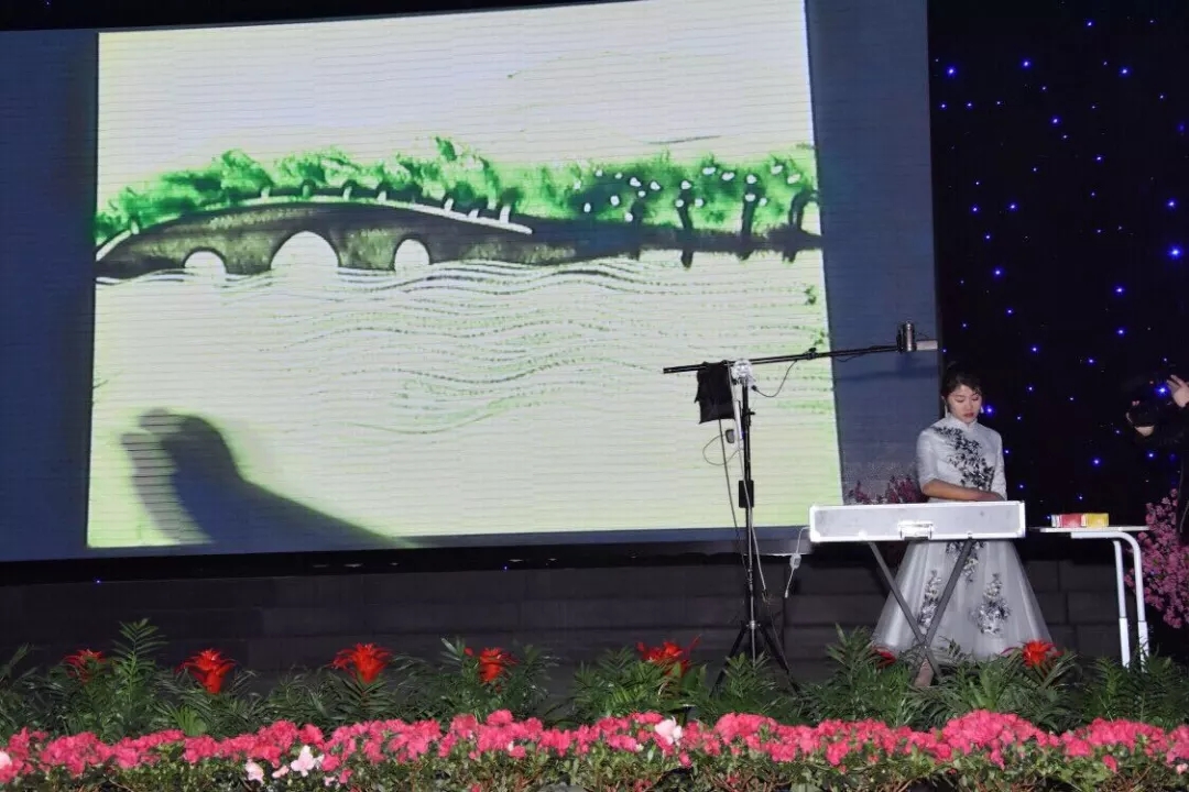 pa视讯平台官网入口艾普喷涂机器人