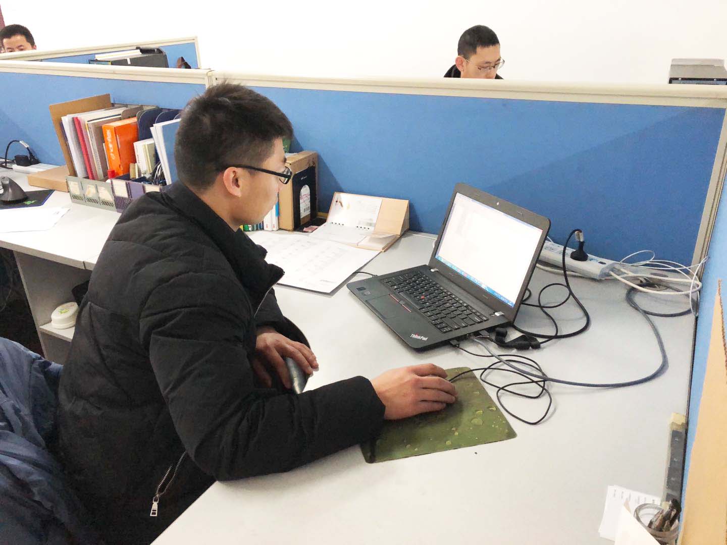 pa视讯平台官网入口艾普喷涂机器人