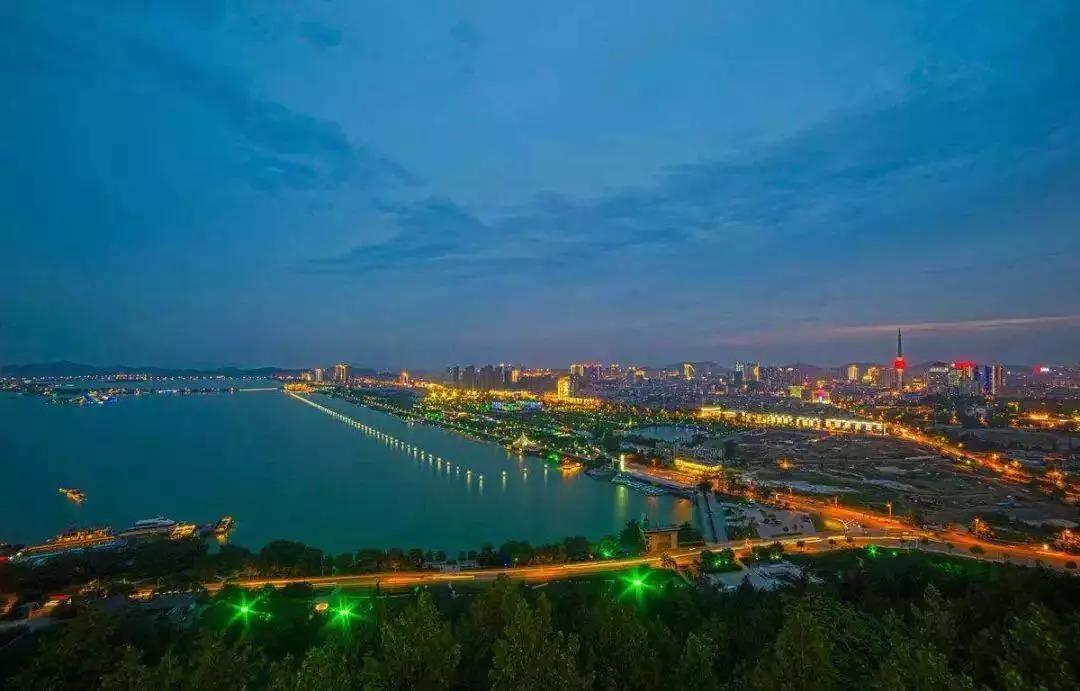 pa视讯平台官网入口艾普喷涂机器人